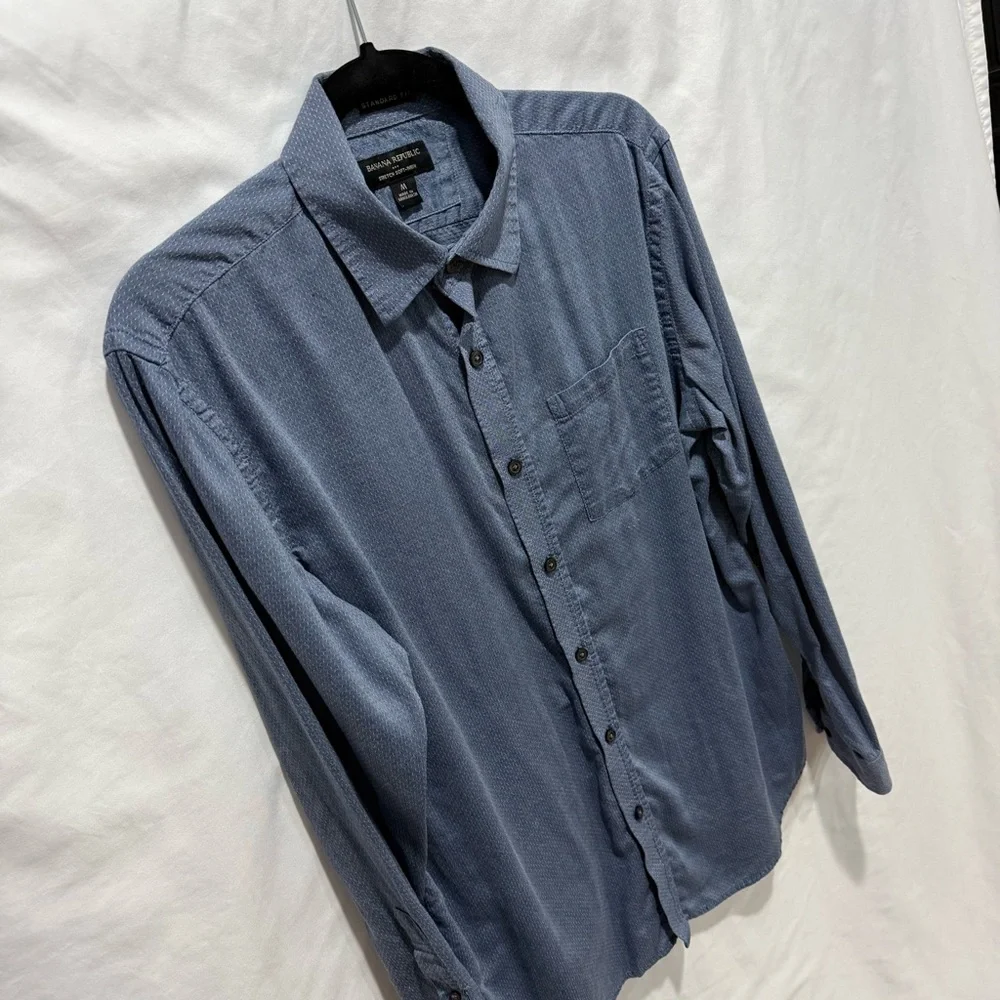 Banana Republic Medium Stretch Soft-Wash Textured Button Up Shirt Casual‎ Smart